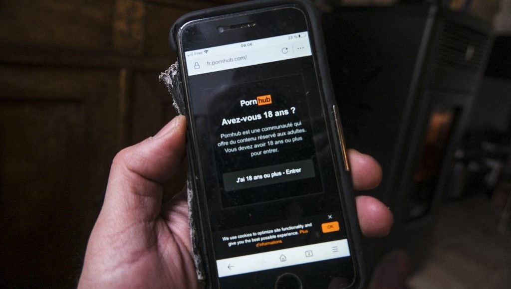 découvrez comment accéder légalement aux chaînes adultes en 2026, avec les dernières réglementations et options disponibles pour un divertissement sécurisé et conforme.