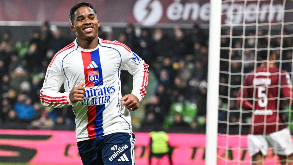 suivez en direct le live streaming de lens à lyon en 2026, avec toutes les actions et moments forts du match en temps réel.
